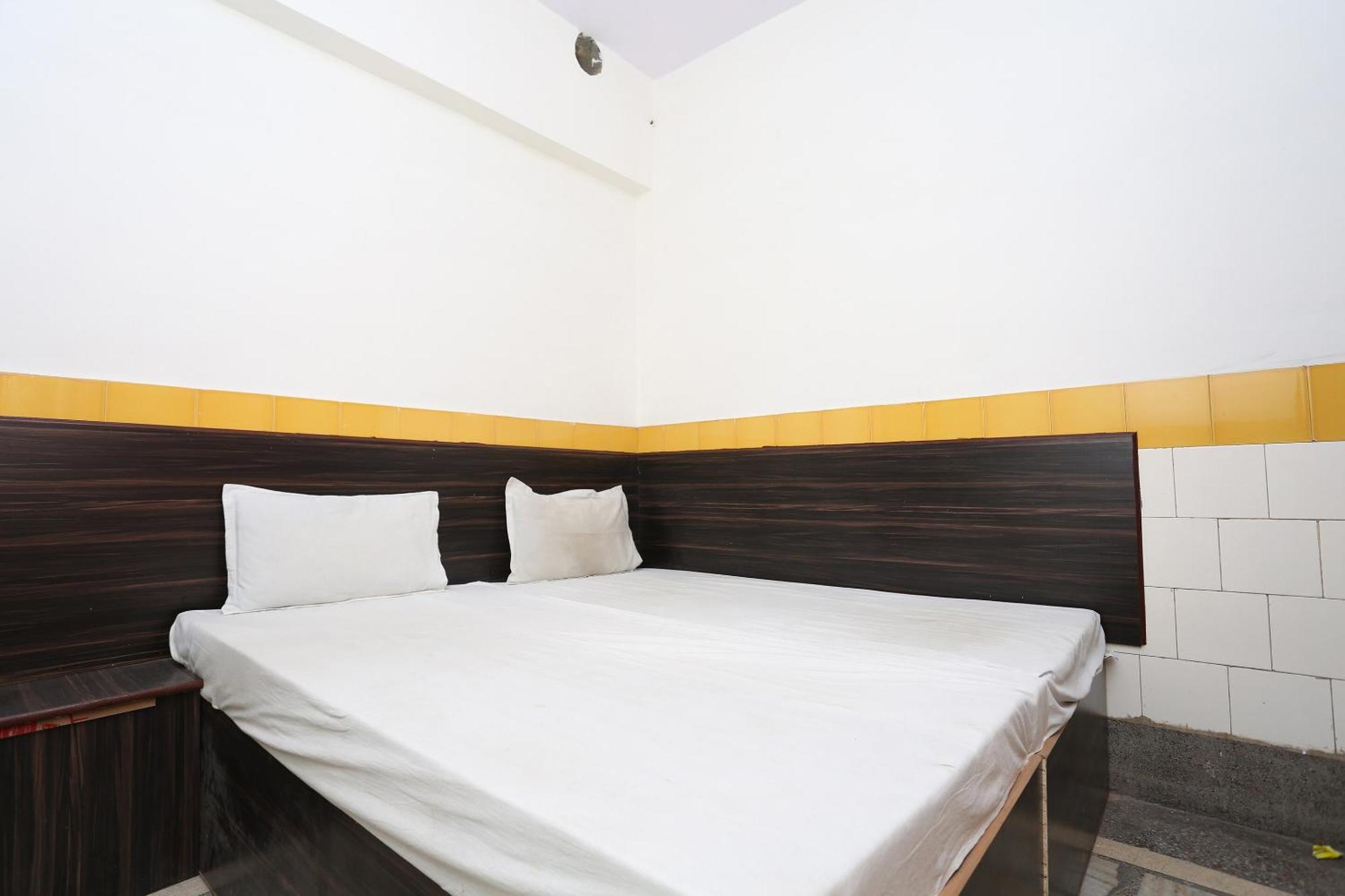 Spot On Hotel Anand Bhawan Aligarh Bagian luar foto